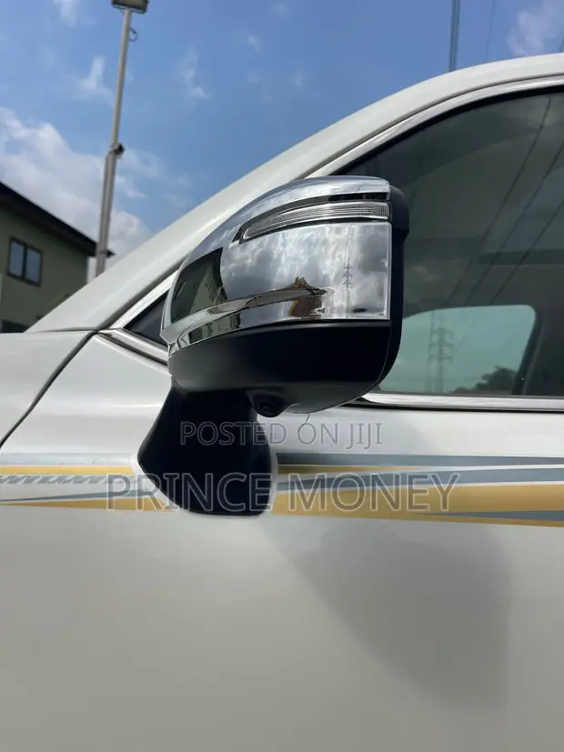 Toyota Land Cruiser 2022 White - 1