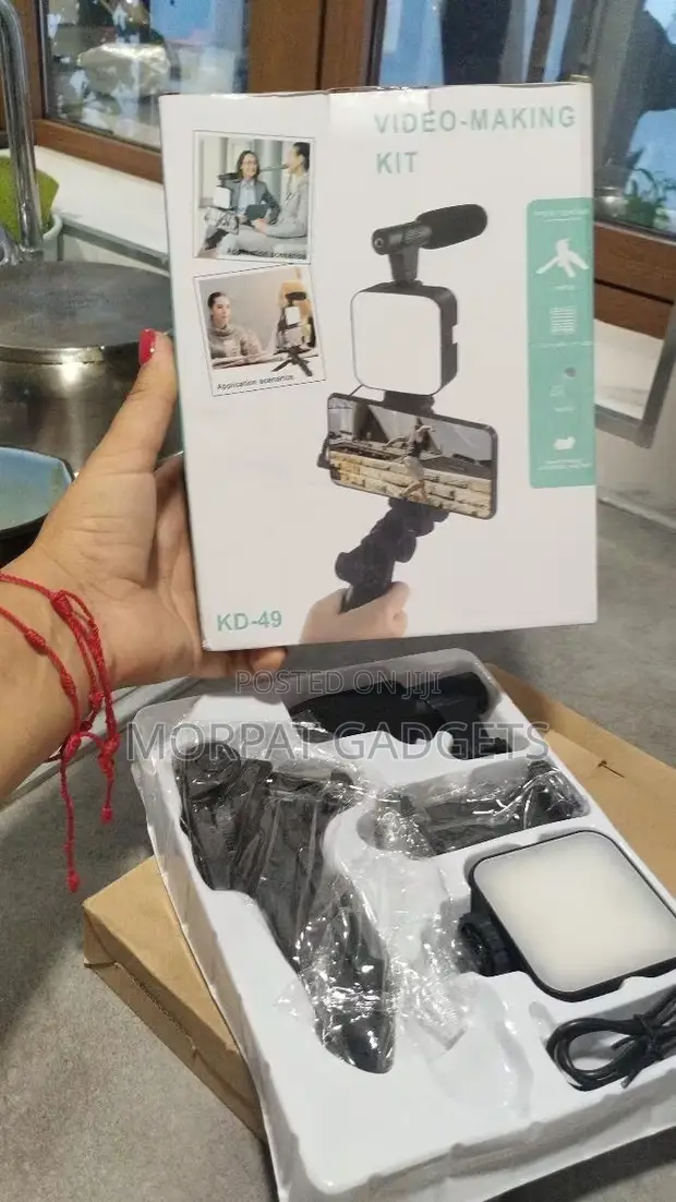 Portable LED Video Blogging Kit (Pre-Order from USA) - 1