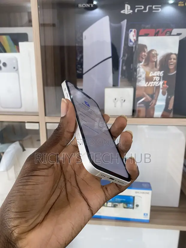 Apple iPhone 12 128GB White - 1