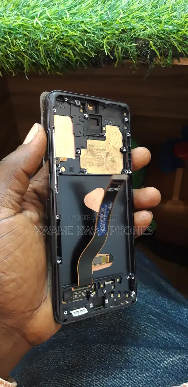 Samsung Galaxy S20+ Screen Replacement - 1