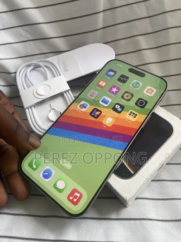 Apple iPhone 16 Pro Max 256GB Silver - 1
