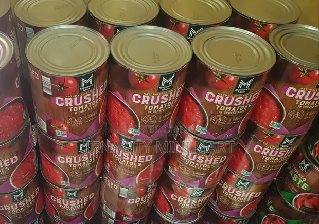 Members Mark Crushed Tomatoes in Tomato Puree - 1