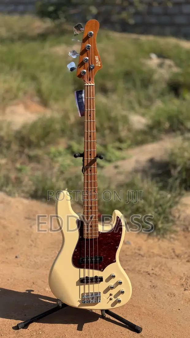 Luxars Active 4-String Bass Guitar - 1