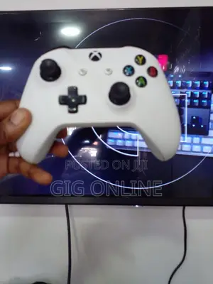 UK Used Xbox One S Controller