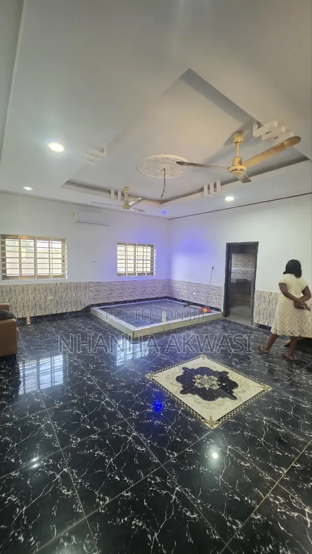 2-Bedroom Apartment for Rent in Community 18, Sakumono - 1