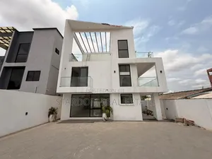 4 Bedroom Duplex for Sale in Adjiringanor