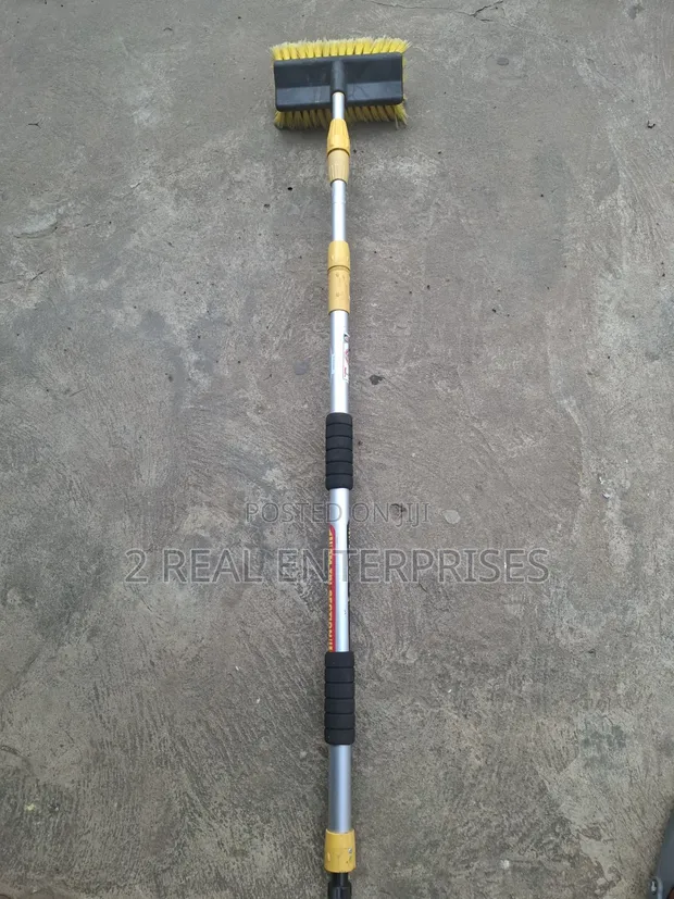 3-Meter Telescopic Water-Fed Wash Brush - 1