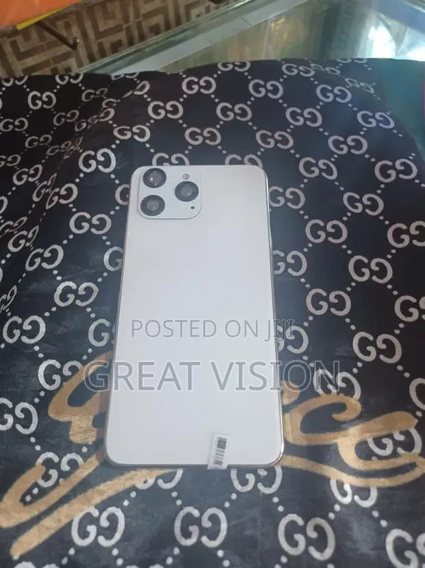 Oppo F15 256GB White - 1