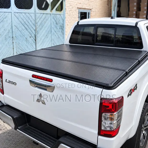 Hard Tri-Fold Pickup Truck Bed Cover for Mitsubishi L200 / Honda Ridgeline - 1