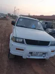 Mitsubishi Montero Sport 2012 White - 5
