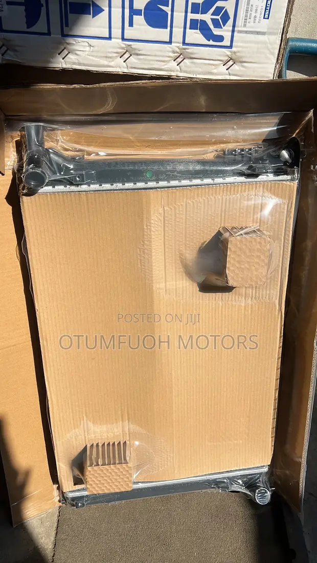 Kia Sportage Radiator (Water Tank) Complete - 1