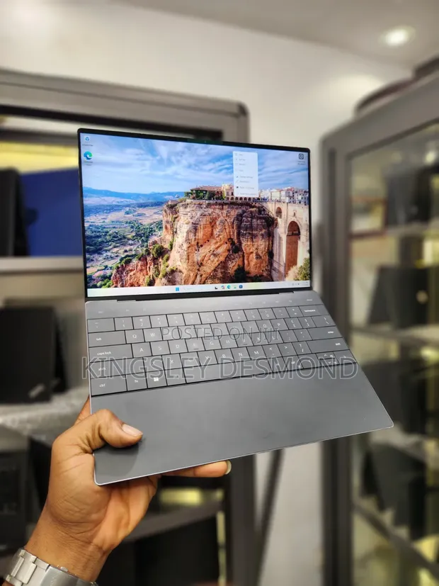 Dell XPS 13 9320 Laptop - Intel Core i7, 16GB RAM, 512GB SSD - 1