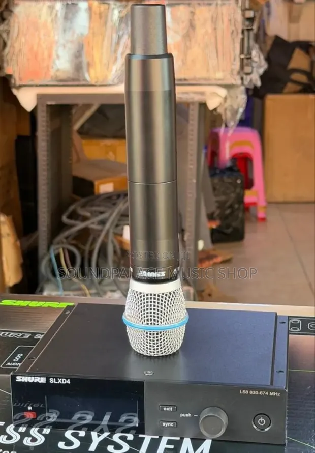Shure SLXD2 Single Wireless Microphone with Beta 58A - 1