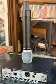 Shure SLXD2 Single Wireless Microphone with Beta 58A - 2