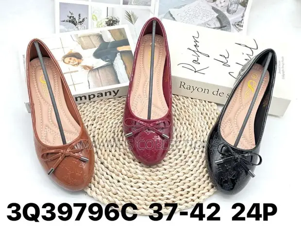 Women's Elegant Patent Flat Shoes - 1