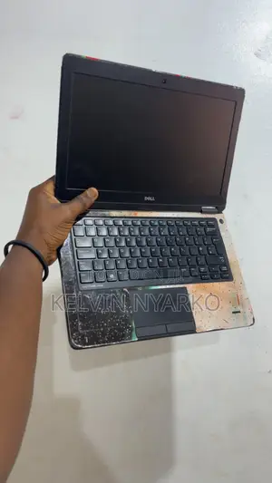Dell Latitude 7250 Laptop - Intel Core i7, 256GB SSD