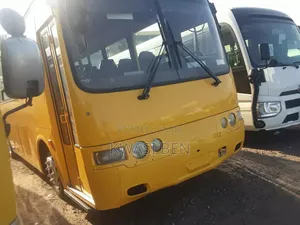Hyundai Aero Town Bus 2015 Yellow