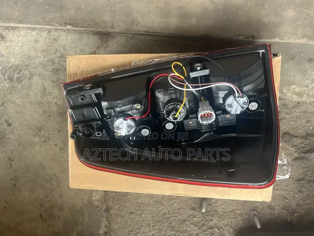 Nissan Navara Taillights (2014-2020) - 1