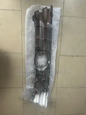 Toyota Hilux 2016-2018 Top Shell Grille