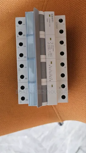 4-Pole 100A Manual Changeover Breaker