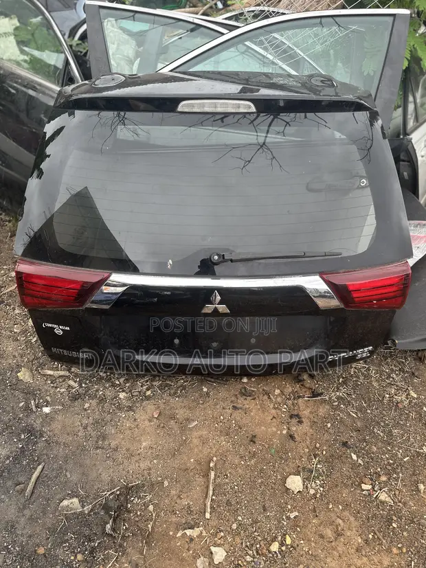 Mitsubishi Outlander Boot Complete (2016-2020) - 1