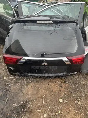 Mitsubishi Outlander Boot Complete (2016-2020)