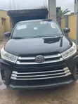 Toyota Highlander XLE 2019 Black - 1