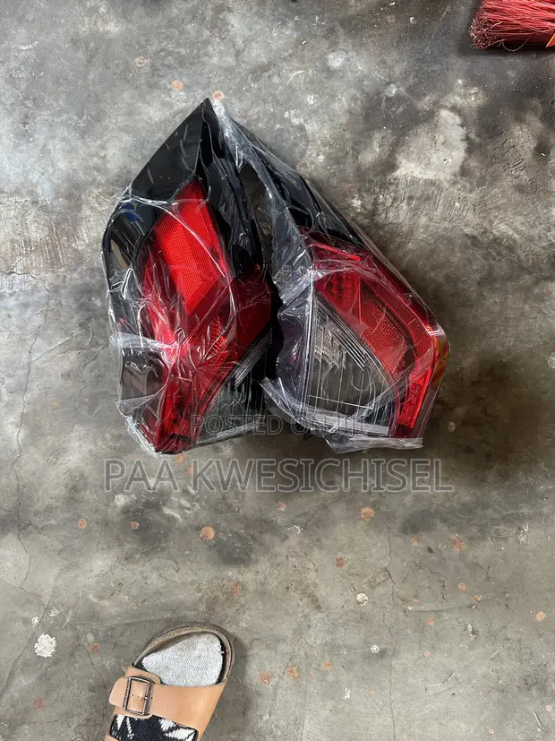 Toyota RAV4 2019-2021 Tail Lights - 1