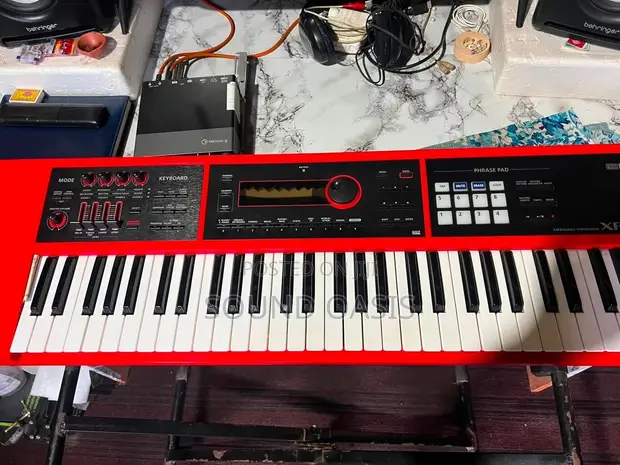 Roland XPS-30 61-Key Expandable Synthesizer Keyboard - 1