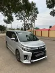 Toyota Voxy 2014 Silver - 2