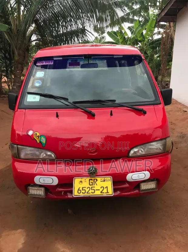 Hyundai H1 2002 Red - 1