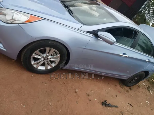 Hyundai Sonata 2012 Blue - 1