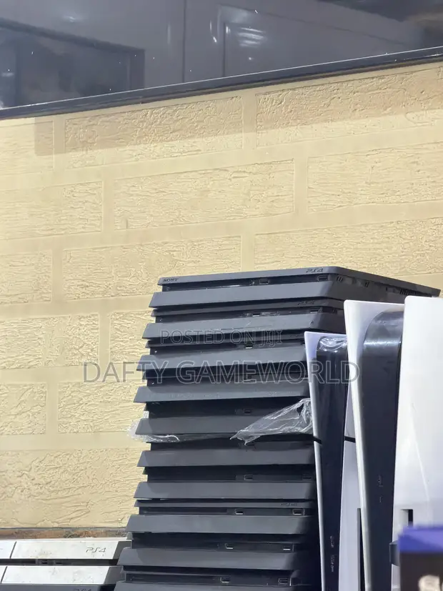 UK Used PS4 Slim Console - 1