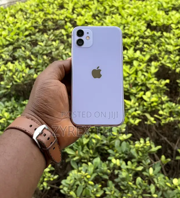 Apple iPhone 11 64GB Purple - 1