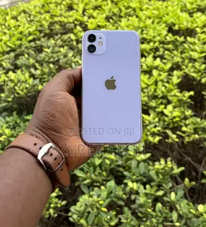 Apple iPhone 11 64GB Purple