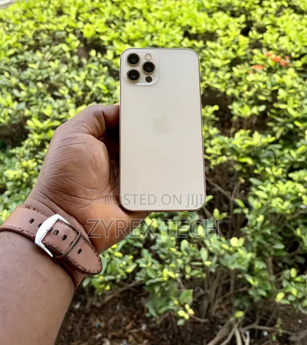 Apple iPhone 12 Pro 128GB Gold - 1