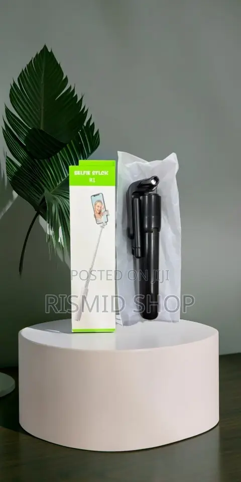 R1 Premium Handheld Selfie Stick - 1