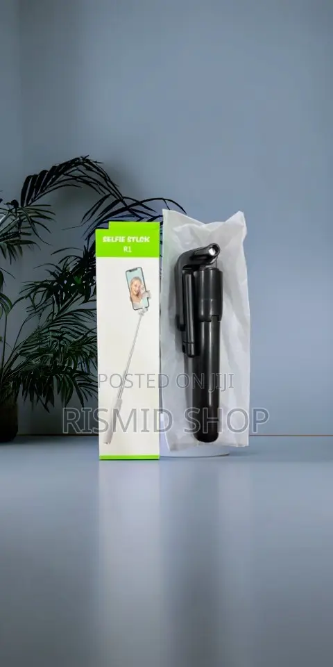 R1 Advanced Portable Selfie Stick - 1