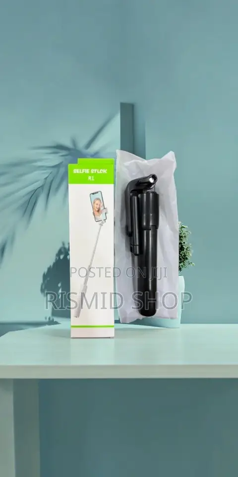 R1 Universal Smartphone Selfie Stick - 1