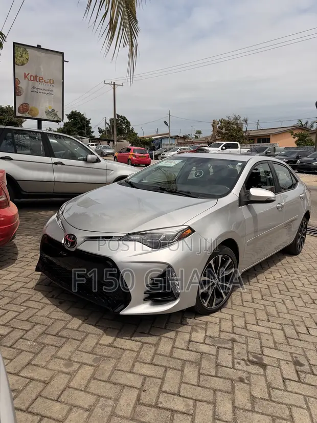 2017 Toyota Corolla XSE Sedan - 1