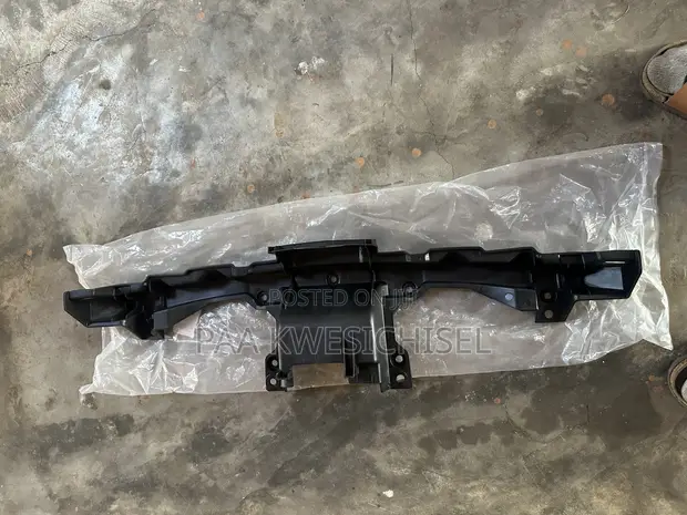 Honda CR-V 2020-2021 Front Grille Upper Support Bracket - 1