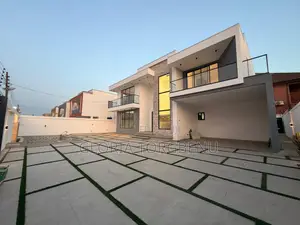 4 Bedroom House with Pool for Sale in Adjiringanor