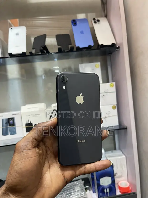 Apple iPhone XR 64GB Black - 1