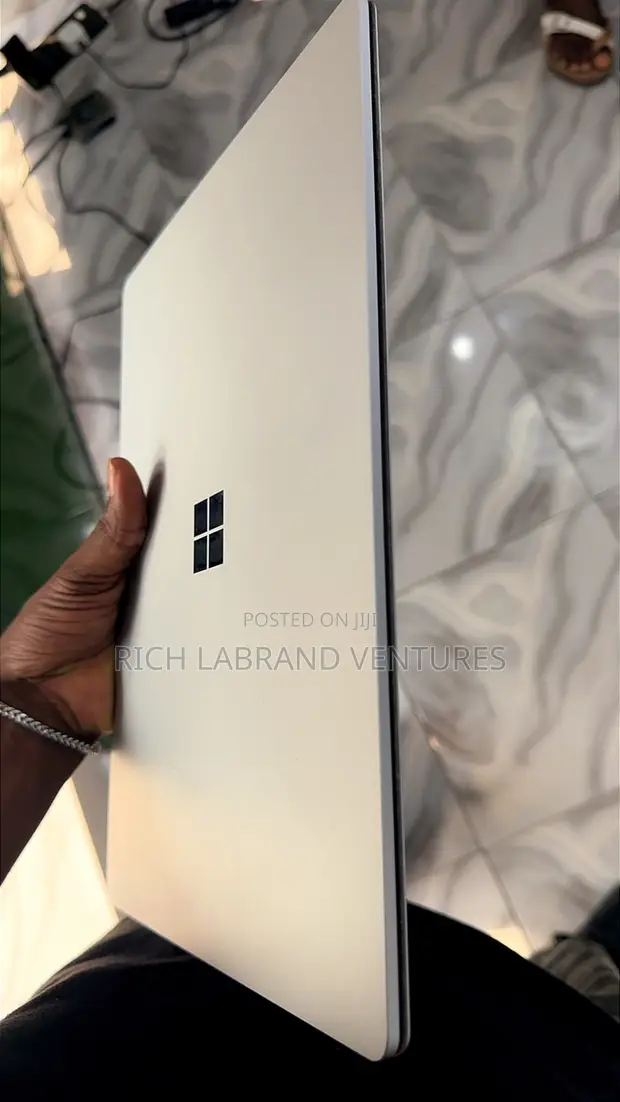 Microsoft Surface Laptop 4 - 13.5" i5, 8GB RAM, 256GB SSD - 1