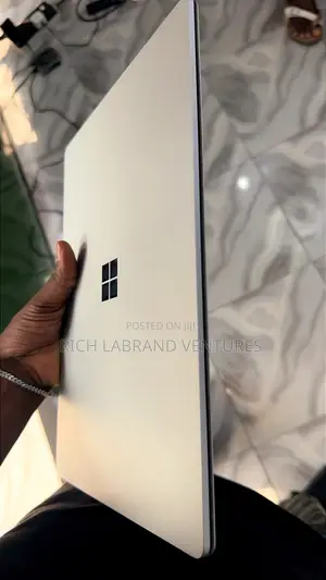 Microsoft Surface Laptop 4 - 13.5" i5, 8GB RAM, 256GB SSD