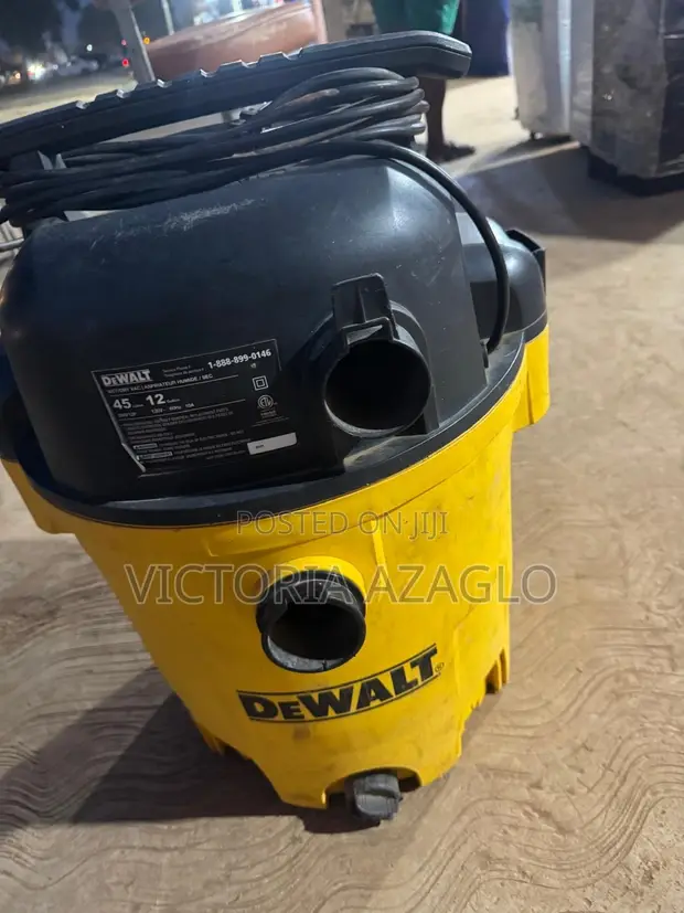 DEWALT 12-Gallon 5.5 HP Poly Wet/Dry Vacuum (DXV12P) - 1