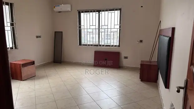 10 Bedroom House for Rent in Adjiriganor - 1