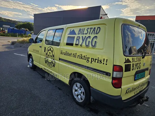 Toyota HiAce 2008 - 1