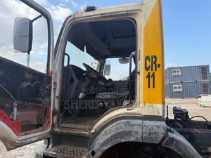 Mercedes-Benz Trailer - Used