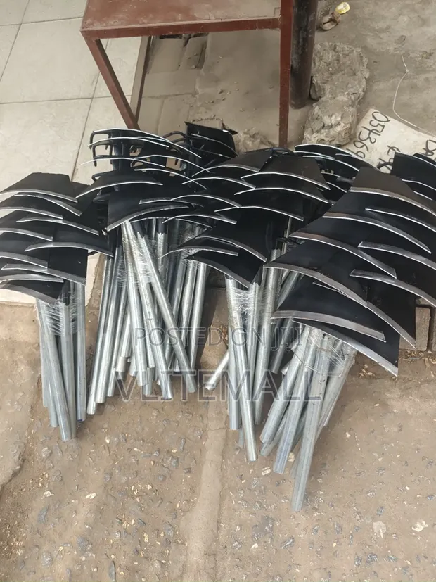 Manual Weeding Hoes / Garden Scrapers - 1